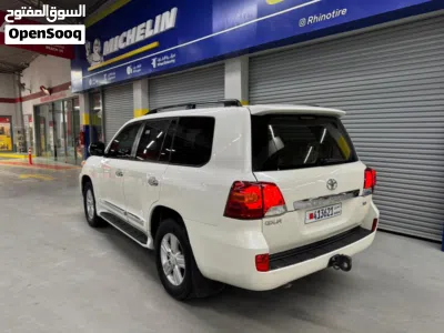 Toyota Land Cruiser GXR 3