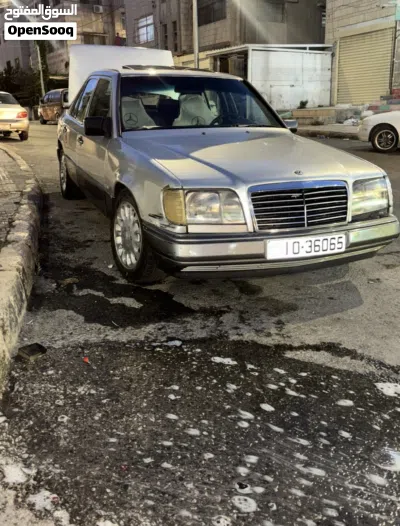 Mercedes Benz E-Class E 200 4