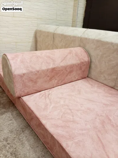 مجلس عربي أنيق ونظيف للبيع موقعه إربد حدائق الملك عبدالله الثاني استخدام خفيف جدًا 4