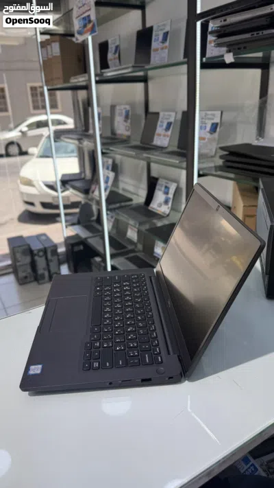 لابتوب Dell Latitude 5300 حجم 13.3 بوصة i5 الجيل الثامن 4