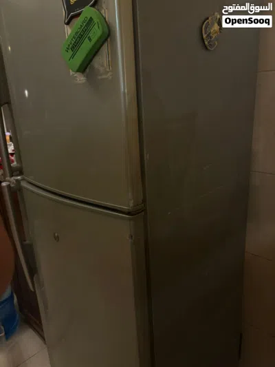 ثلاجه شارب ممتازة حجم وسط 4