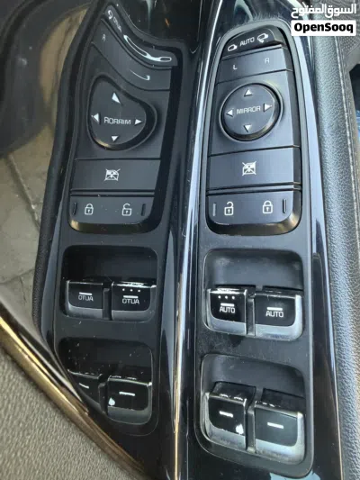 Kia Niro EX Touring 3