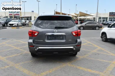Nissan Pathfinder SL 4