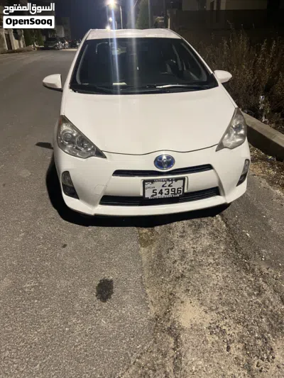 Toyota Prius Prius C 3