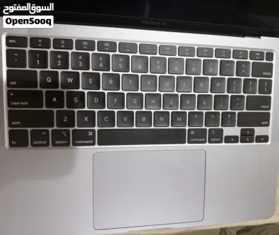 Apple MacBook Air (Retina, 13-inch, 2020) 4