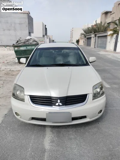 Mitsubishi Galant Standard 2