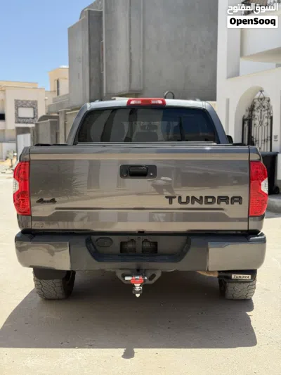 Toyota Tundra SR5 4