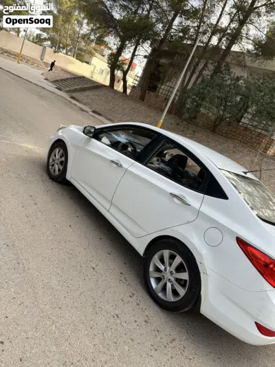 Hyundai Accent Standard 4