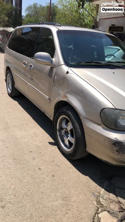 Kia Sedona LX 4