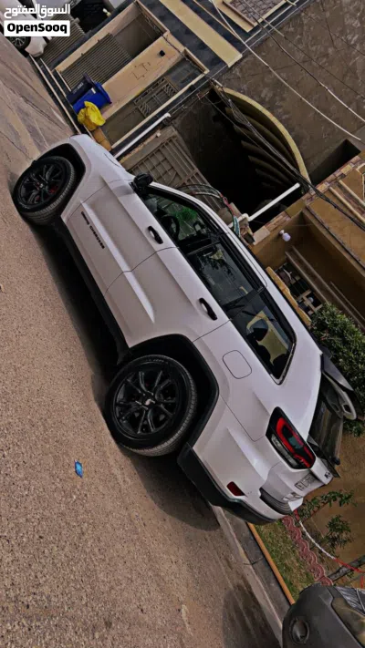 Jeep Grand Cherokee L Laredo 4X2 2