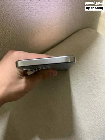 iPhone 15 pro max 4