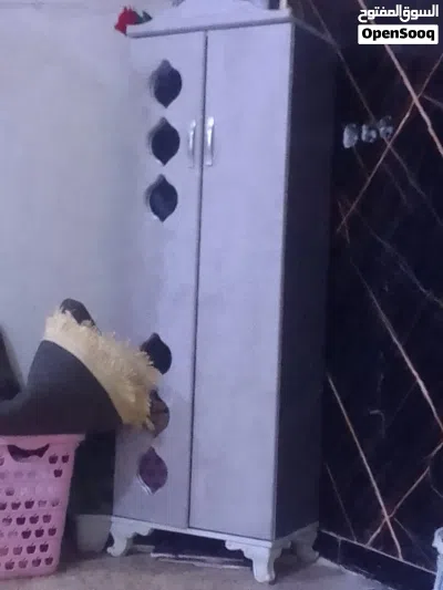 اثاث منزلي للبيع مستعملي رصاصي 300 كنبات 4قطع ثنين رصاصيه وثنين صفر تخم نوعن ما جديد الجوزي 7قطع 2