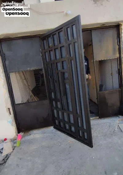 فني حدادة عامة لحام ابواب و نوافد و مضلات وتركيب اي قفل صيانة فورية اتصل نجوك لي عندك طرابلس 3