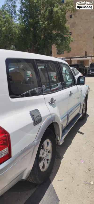 Mitsubishi Pajero GLS 3
