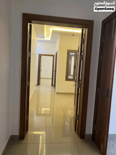 شقة حديثة دور اول للبيع في المشتل شارع مصنع النجمة 2