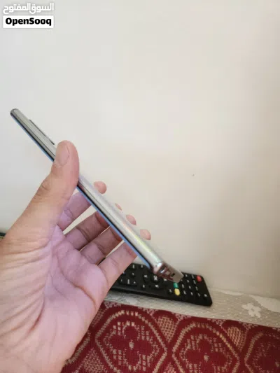 نوت عشره بلس ذاكره256 رام12 لون مموج 2