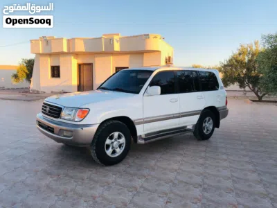 Toyota Land Cruiser VXR 4