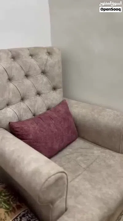 للبيع طقم كنب بحالة ممتازة 2