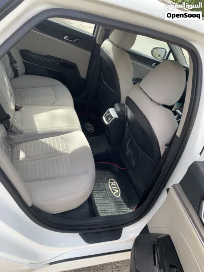 Kia K5 Standard 4
