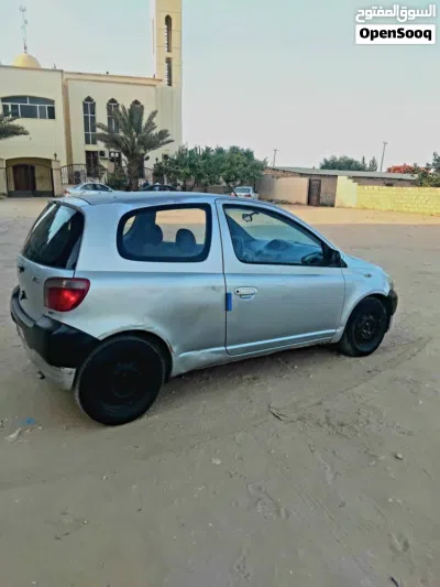 Toyota Yaris S 2