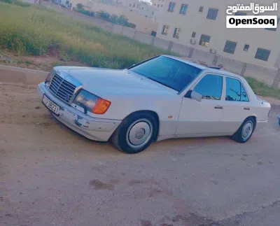 Mercedes Benz E-Class E 200 2
