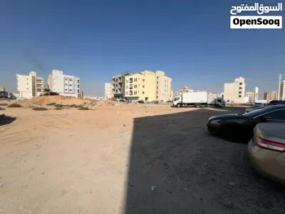 قطعة ارض منطقة العالية سكني تجارى تصريح ارضي مع 3 طوابق على شارع 2