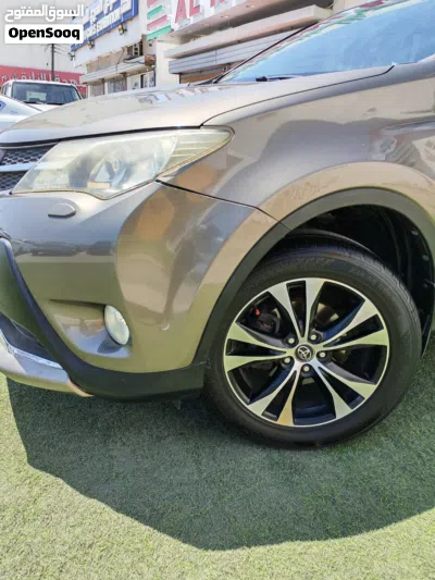 Toyota RAV 4 XLE 2