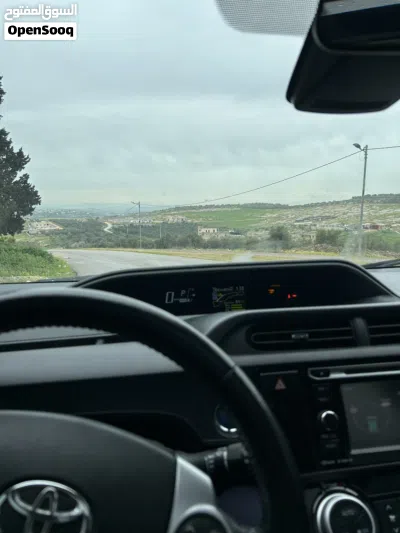 تويوتا بريوس Prius C 4