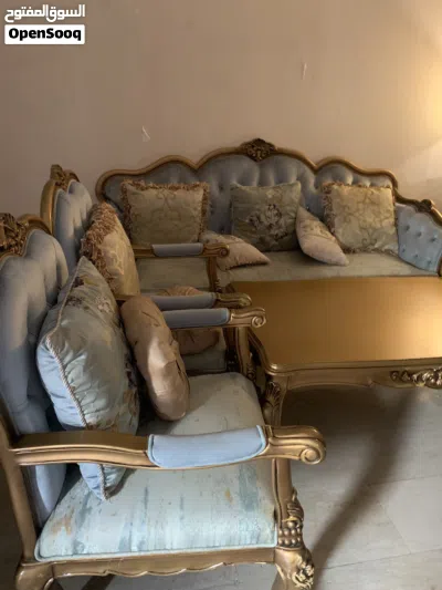 طقم كنب مع طاولات جانبيه ل 8 أشخاص لأعلى صاحب سعر 4