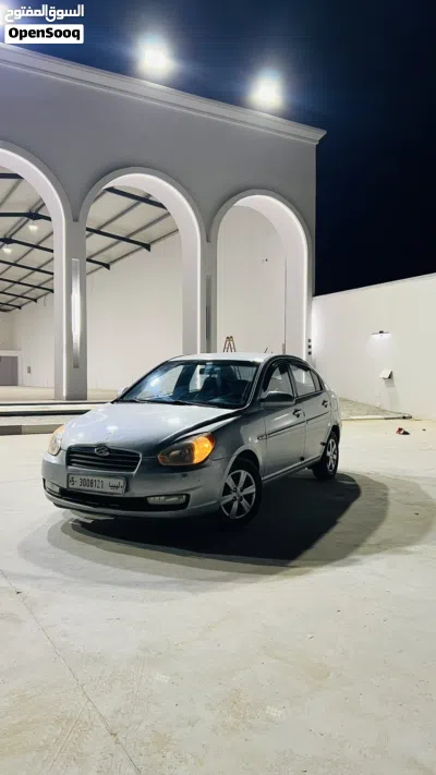 Hyundai Accent Standard 3