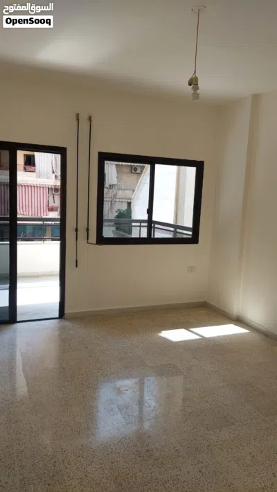 شقه للبيع في منطقه الجاموس 3 غرف نوم صالون وسفره 2حمام غرفه غسيل 3