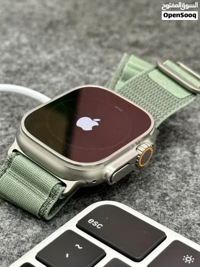 Apple Watch Ultra وكاله معها كل اغراضها 3