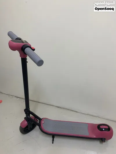 Kids Electric Scooter For Sale – Excellent New Like Condition 3