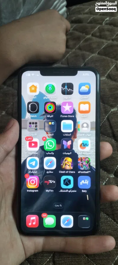 ايفون 11برو ماكس نظيف ما مبدل اي شي ذاكره 256 وبطاريه 80 نظافه 100 الاستفسار 4