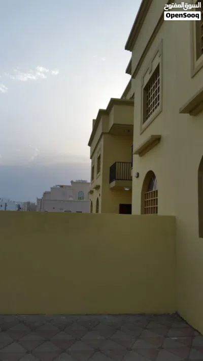 للبيع ڤيلا في الخوض السادسة 3