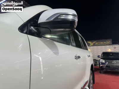 تويوتا لاند كروزر VXR 4