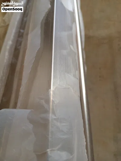 طوبوات استيل مربع 304اجدد مقاس 30×30يوجد 4 ومقاس 40×40 1 ومقاس 40×20 1 ومقاس25×25د 4