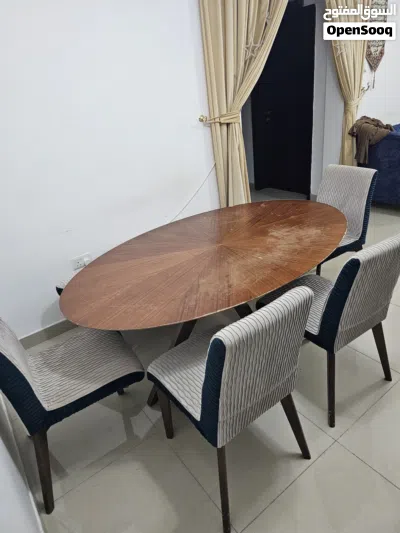 طاولة الطعام 4