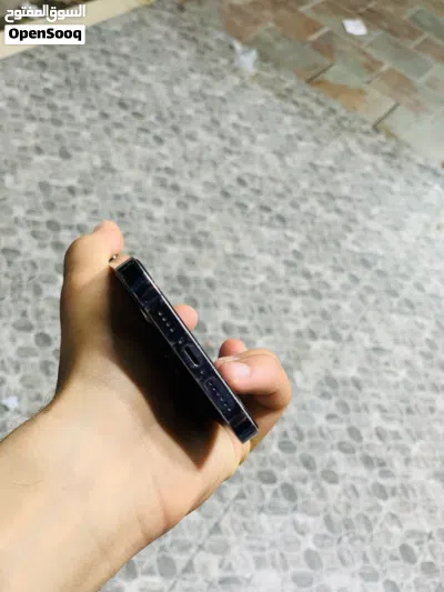 أيفون للبيع 3