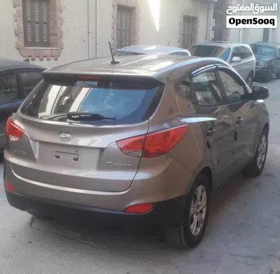 Hyundai Tucson GL 4