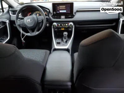 Toyota RAV 4 XLE 2