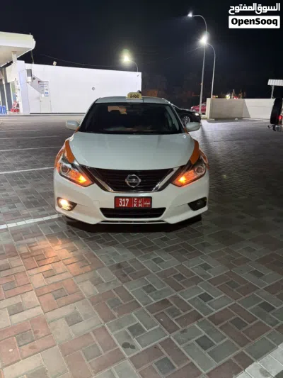 Nissan Altima SV 2