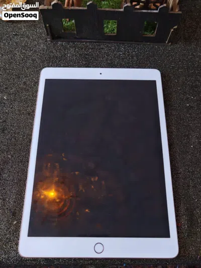 iPad 8بحالة جيدة جهاز نضيف استخدام الجهاز ما دخل محل صيانة نهائيالخفيف جدا 4