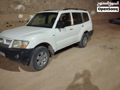 Mitsubishi Pajero GLX 2