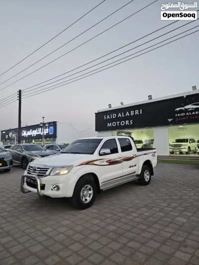 Toyota Hilux DLX 4