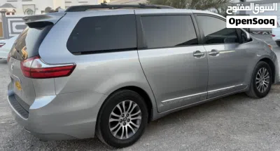 Toyota Sienna XLE 3
