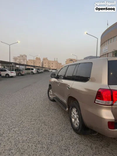 Toyota Land Cruiser GXR 4