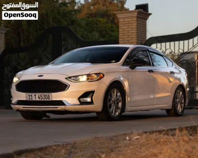 Ford Fusion SE 3