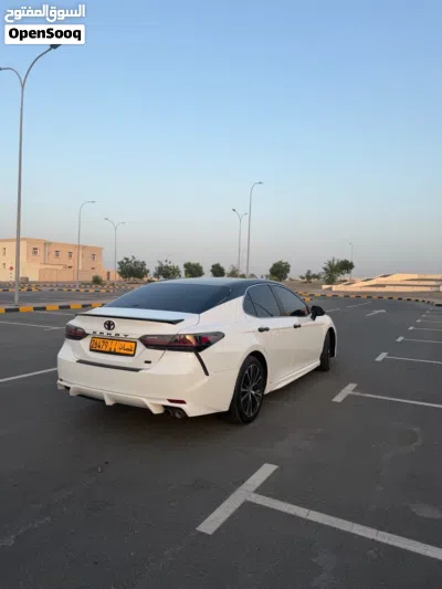 Toyota Camry SE 2