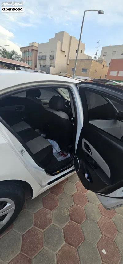 Chevrolet Cruze LS 4